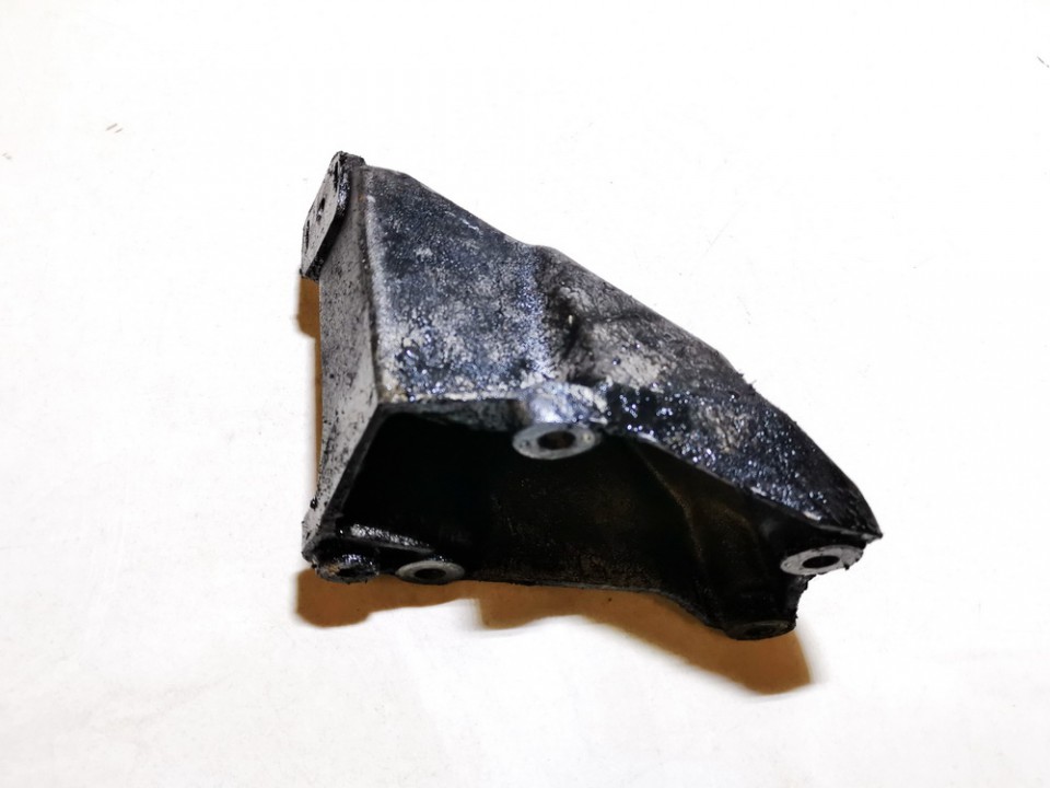 8D0199307 Audi A4 1996 Engine Mount Bracket and Gearbox Mount Bracket