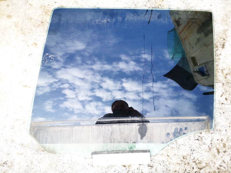 AS2 Opel Zafira 2007 Durvju stikls - AIZMUGURE PA KREISI