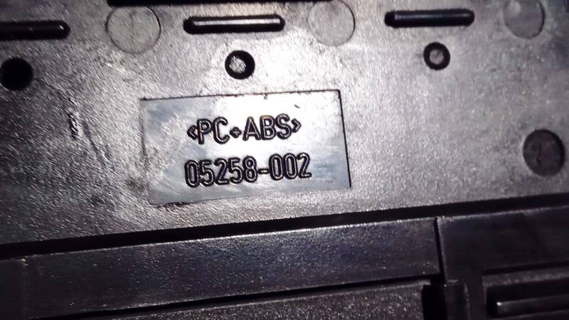 05258002 Ford C-MAX 2004 Dash Vent (Air Vent Grille) - Thumbnail 3