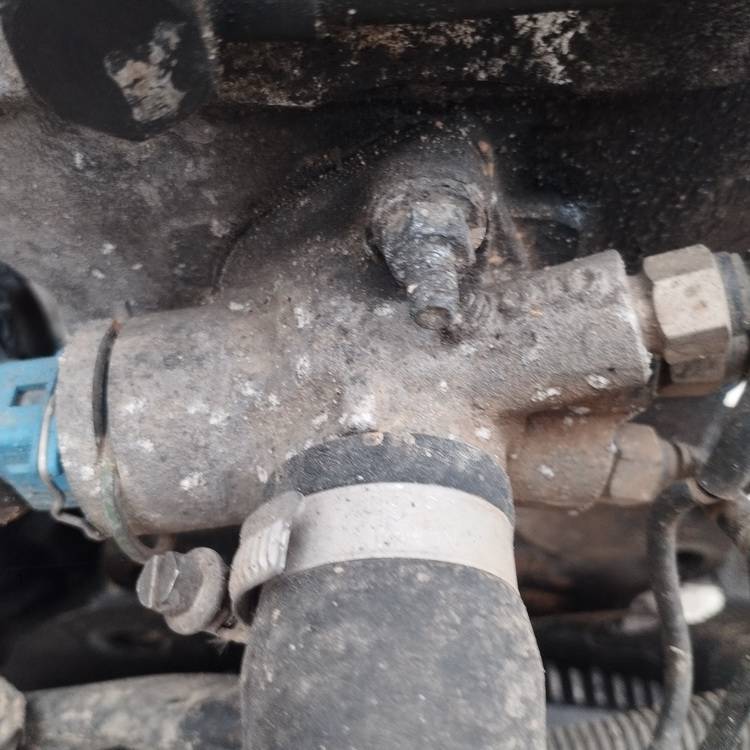 Audi A4 1995 Jäähdytysnesteen esilämmitin (lisälämmitin) - Thumbnail 2