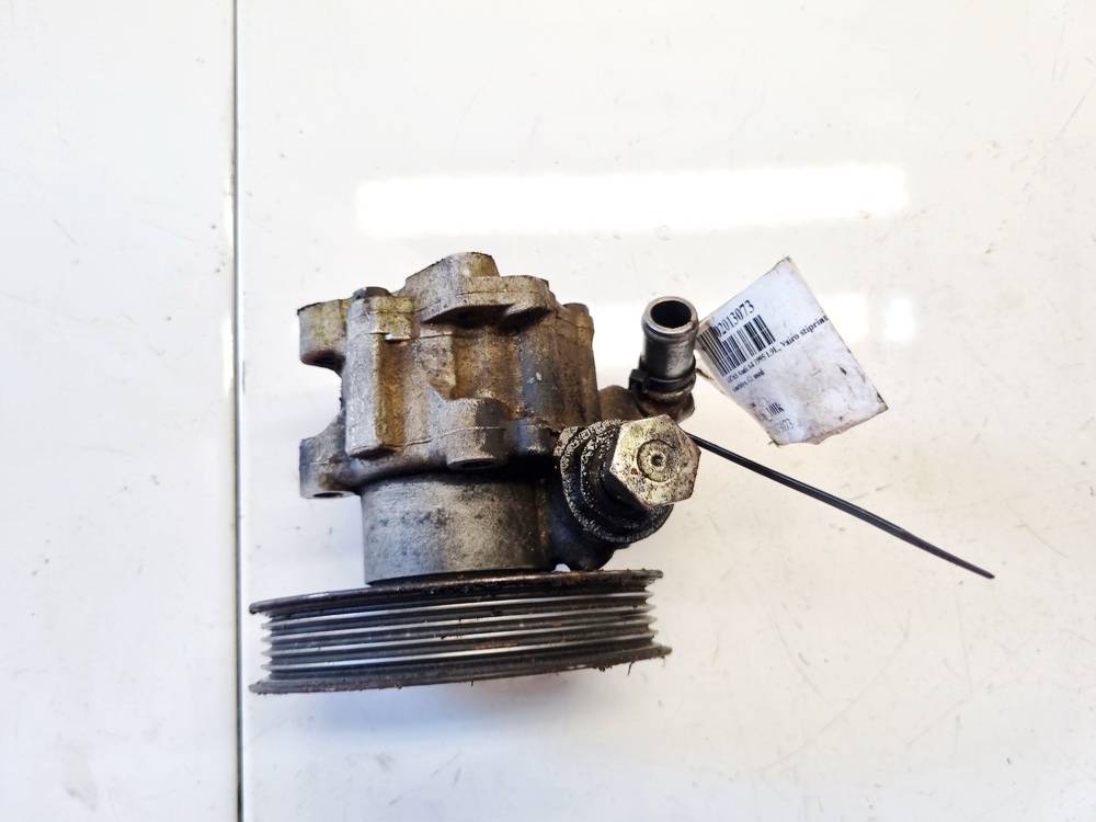 Audi A4 1995 Ohjaustehostimen pumppu