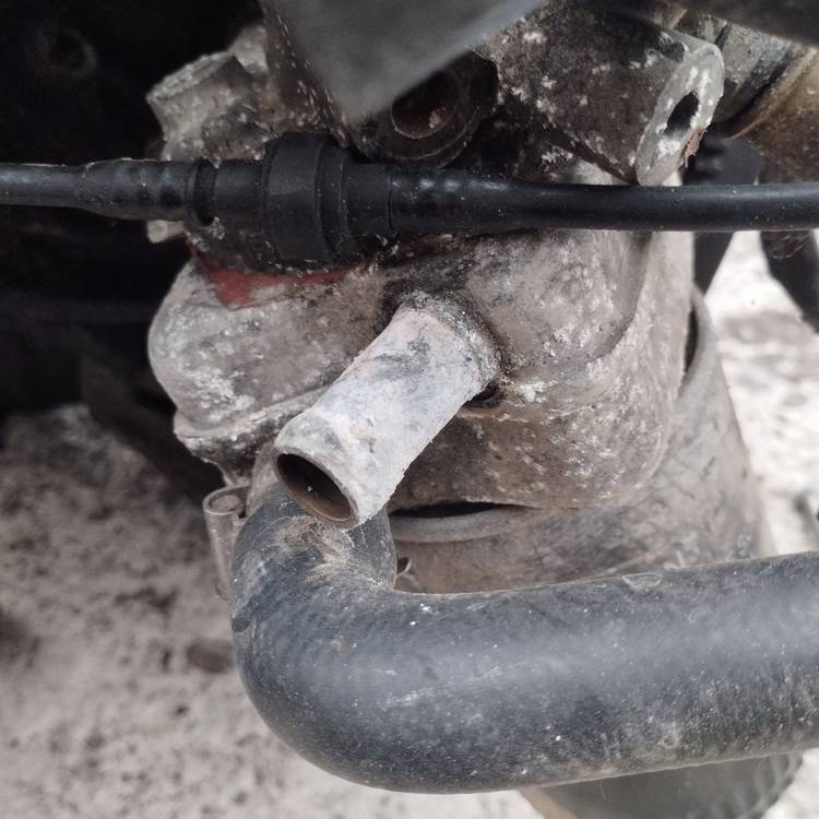 Audi A4 1995 Öljynsuodattimen pidike