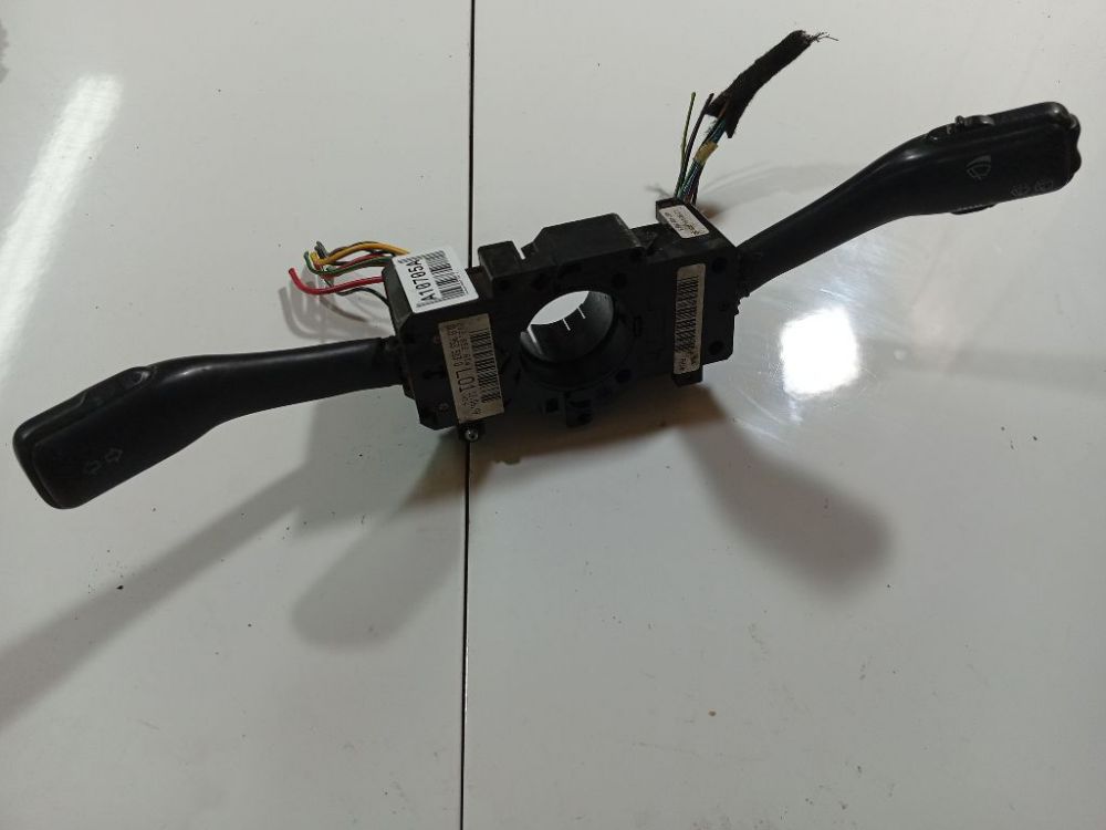 4B0953503H Volkswagen Passat 1999 Pagrieziena, gaismu un logu tīrītāju rokturu komplekts