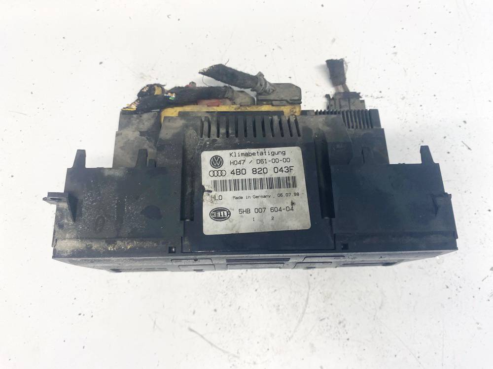 4B0820043F Audi A6 1997 Klimata vadības panelis (sildītāja vadības slēdži) - Thumbnail 2