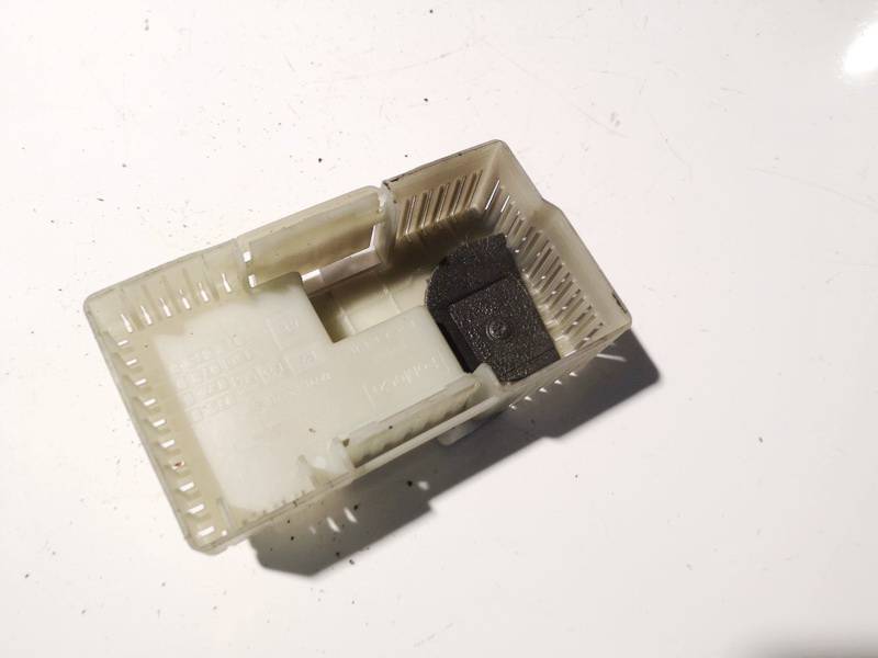 6G9T14C507BB Ford Mondeo 2007 Fuse Box Cover - Thumbnail 2