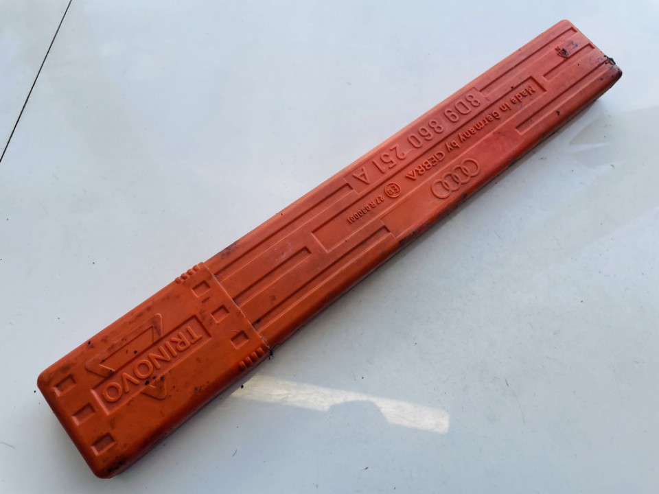 8D9860251A Audi A3 1996 Ispejamasis trikampis (avarinio zenklas) - Thumbnail 3