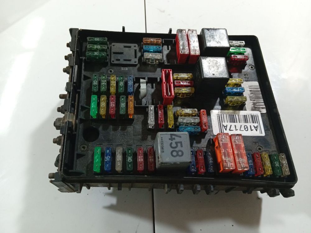 1K0937124H Audi A3 2003 Fuse box