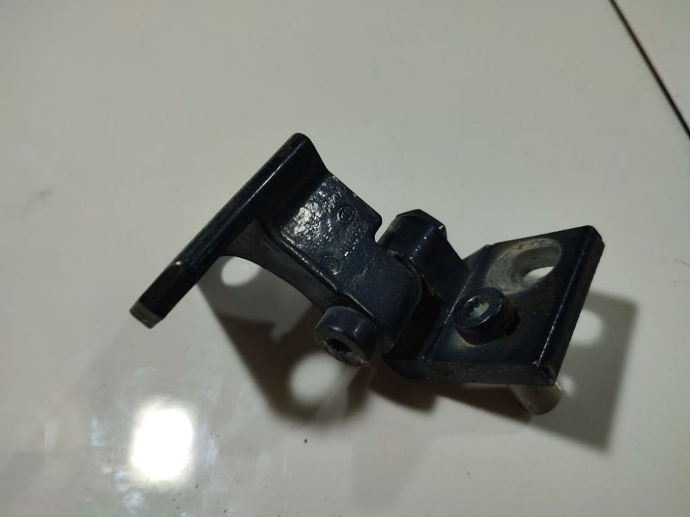 Volkswagen Golf 2008 Priekiniu duru vyris P.