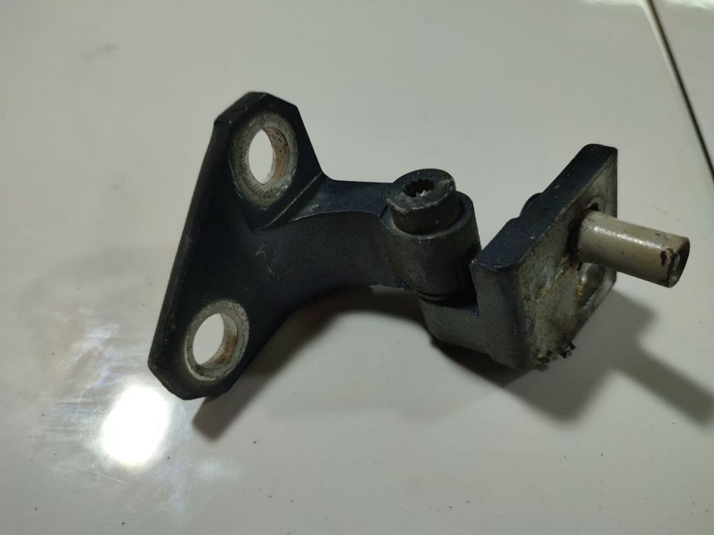 Volkswagen Golf 2008 Priekiniu duru vyris P. - Thumbnail 3