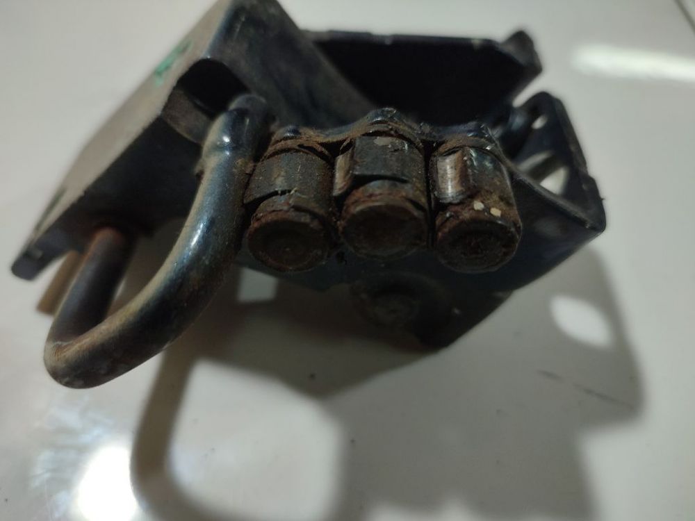 Volkswagen Golf 2008 Priekiniu duru vyris P. - Thumbnail 2