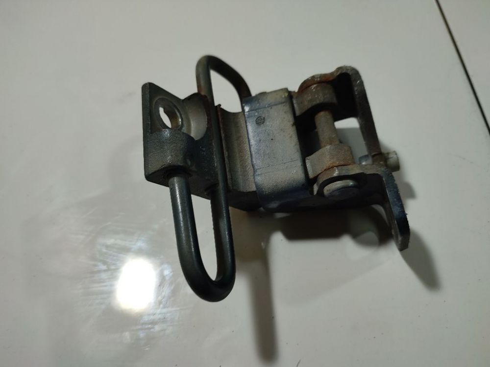 Volkswagen Golf 2008 Priekiniu duru vyris P. - Thumbnail 3