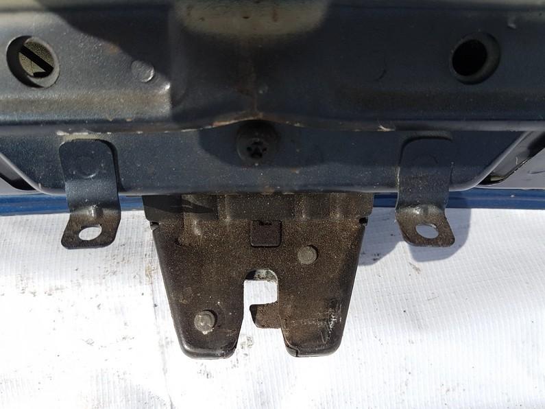 BMW 1-Series 2005 Zamek tylnej klapy - TYLNE