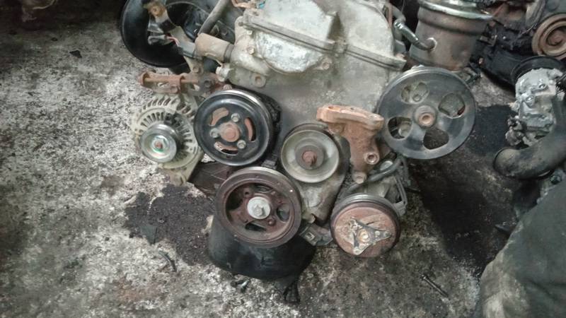 1SZ Toyota Yaris 2000 Variklis