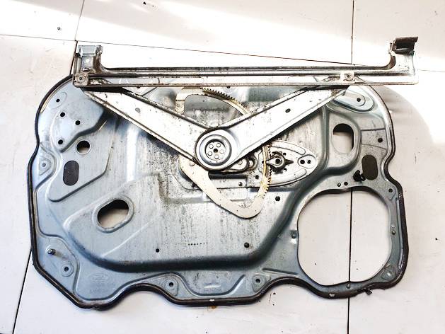 4M51A045H16A Ford Focus 2005 Durvju loga pacēlājs - PRIEKŠA PA LABI - Thumbnail 4