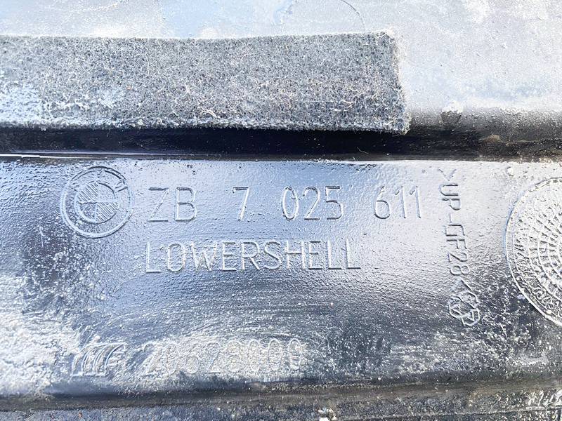 ZB7025611 BMW X5 2002 Aizmugurējā vāka spoileris - AIZMUGURE - Thumbnail 3