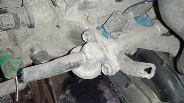 2325023020 Toyota Yaris 2000 RAMPE INJECTION - Thumbnail 2