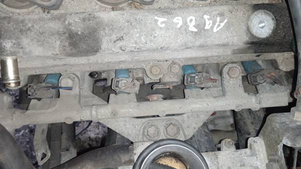 2325023020 Toyota Yaris 2000 RAMPE INJECTION