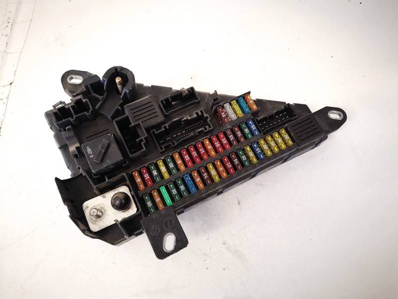 690661804 BMW 5-Series 2009 Fuse box