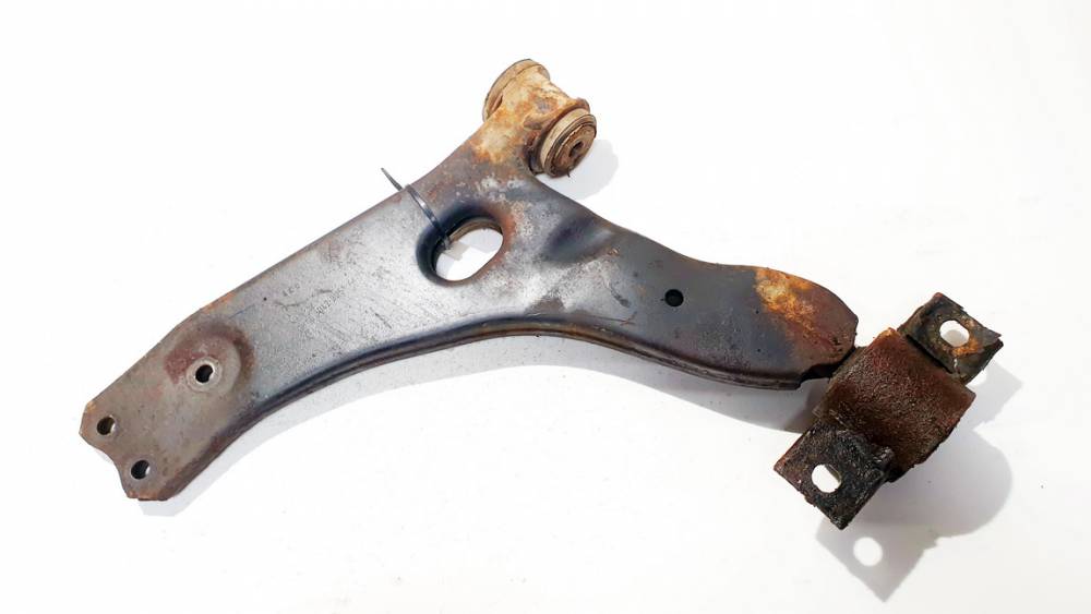 Ford Focus 1999 Apatine sake P.D. - Thumbnail 2