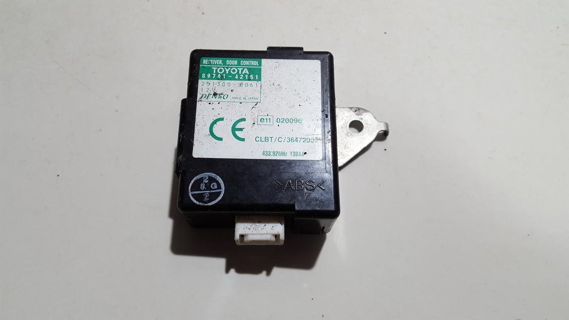 8974142151 Toyota RAV-4 2005 Door control relay (DOOR CONTROL UNIT MODULE ECU )