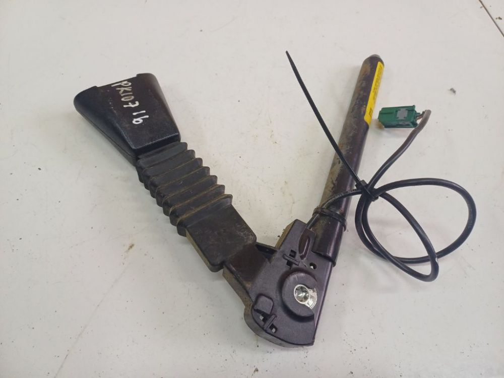 24469053 Opel Zafira 2003 Seat belt holder (Seat belt Buckle) - FRONT LEFT