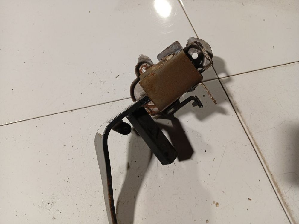 Mitsubishi Colt 2005 Stabdziu pedalas - Thumbnail 3