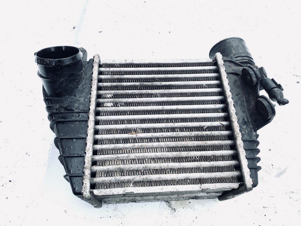 1J0145803 Volkswagen Golf 2000 Intercooler radiator - engine cooler fits charger