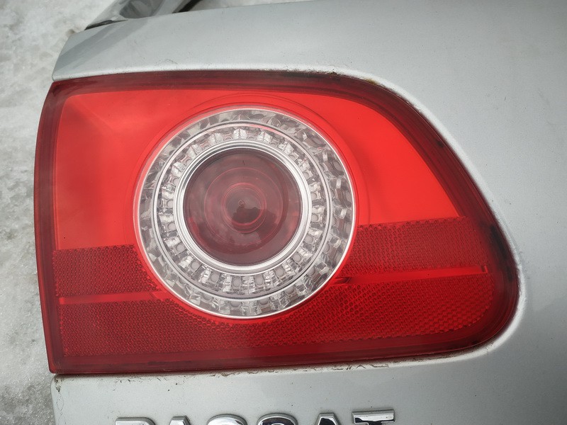 Volkswagen Passat 2006 Tail light inner - REAR LEFT - Thumbnail 3