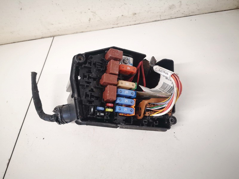 8200623061A Renault Twingo 2012 Fuse box | EuroImpex