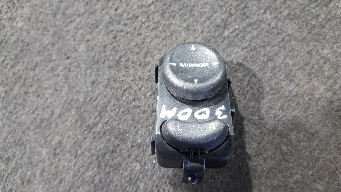 04760174A Chrysler 300M 1999 Wing mirror control switch (Exterior Mirror Switch)