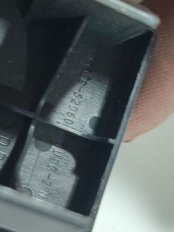 UG92N Toyota Yaris 2008 Salono apdaila (plastmases) - Thumbnail 4