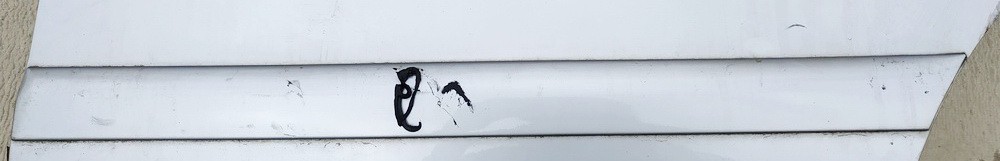 Audi A4 1999 Etuoven lista (muoto) - TAKANA VASEMMALLA