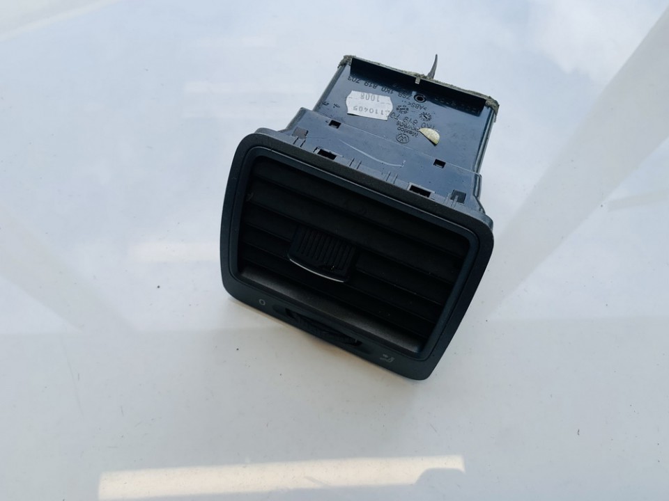 1K0819709 Volkswagen Jetta 2006 Dash Vent (Air Vent Grille)