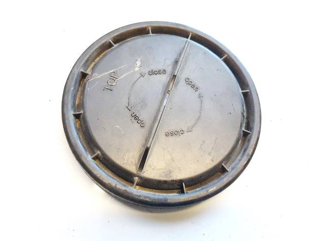 15822200 Mercedes-Benz ML-CLASS 2006 Headlight bulb dust cover cap - FRONT