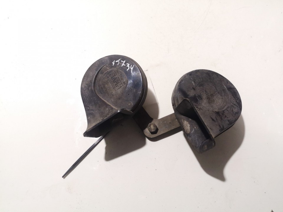 35717 Mazda 5 2005 Auto signāls