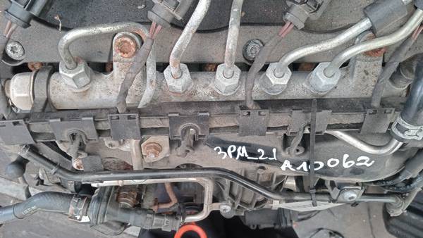 03L130089 Volkswagen Passat 2010 Fuel injector rail (injectors)(Fuel distributor)