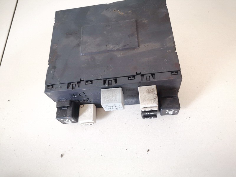3C0937049J Volkswagen Passat 2005 Fuse box
