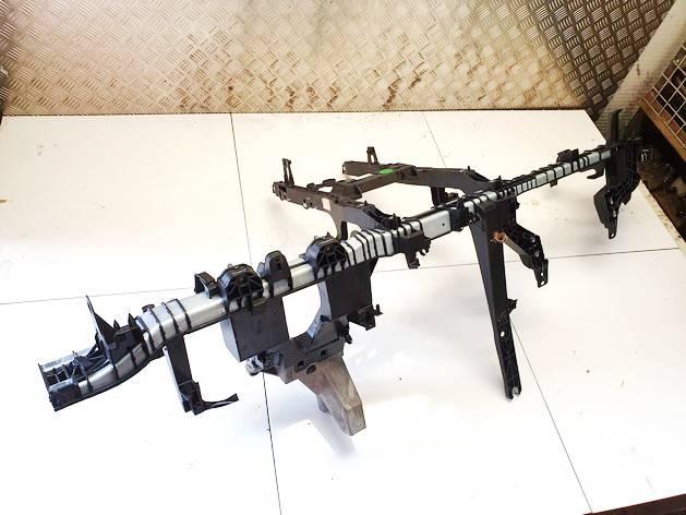 167969001A Tesla Model Y 2023 Salono paneles remas