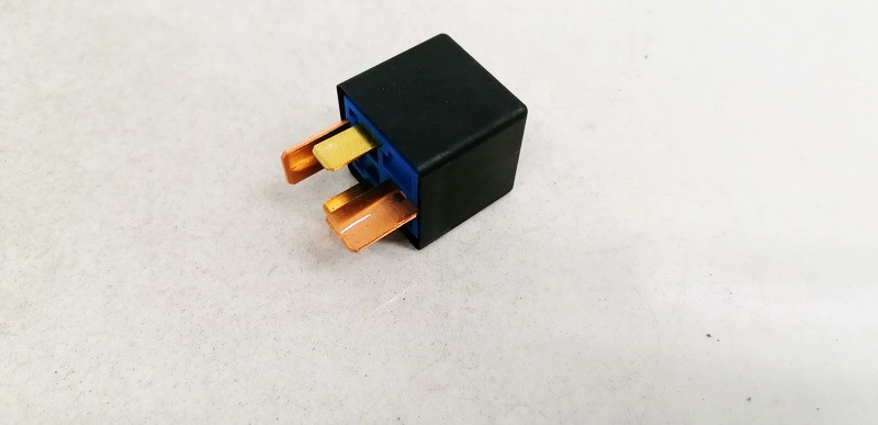 BIG TIGER PARTS Genuine OEM 39160-37110 Power Relay / 3916037110 For Hyundai Genesis GV70 22 Santa Fe 01-22 Tucson 16-22 Veloster 19-22 Elantra 13-17 Azera 06-10 Kia/Replaces 9521029000