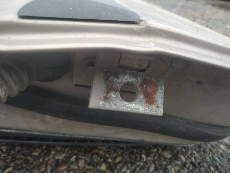 Volvo V70 2003 Bisagra inferior de la puerta trasera - RETENEDOR PUERTA