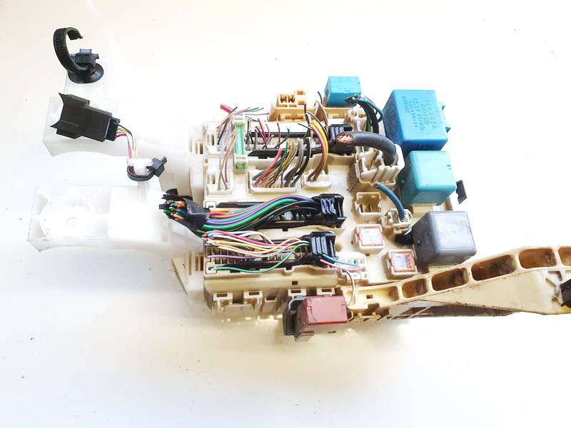 8273052700 Toyota Yaris 2006 Fuse box - Thumbnail 3