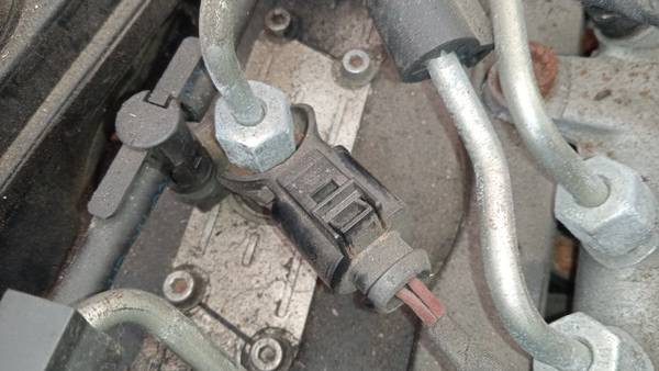 0445116030 Volkswagen Passat 2010 Kuro purkstukas (forsunke)