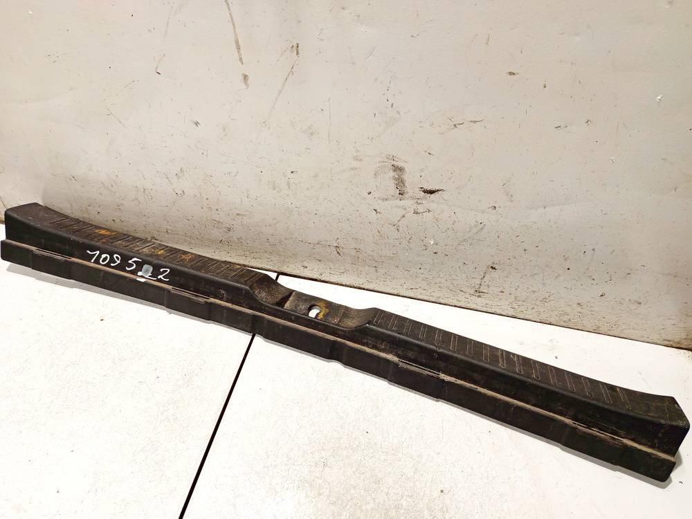 647160F010 Toyota Corolla Verso 2005 Bagazines vidine apdaila prie spynos