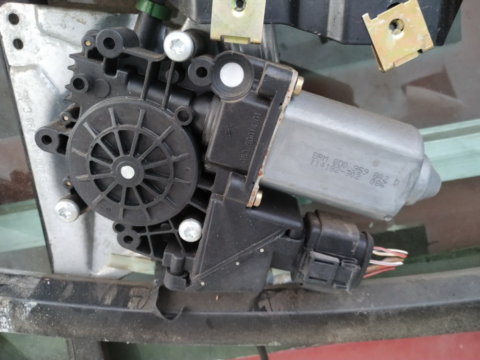 8D0959802D Audi A4 1996 Window Motor - FRONT RIGHT - Thumbnail 3