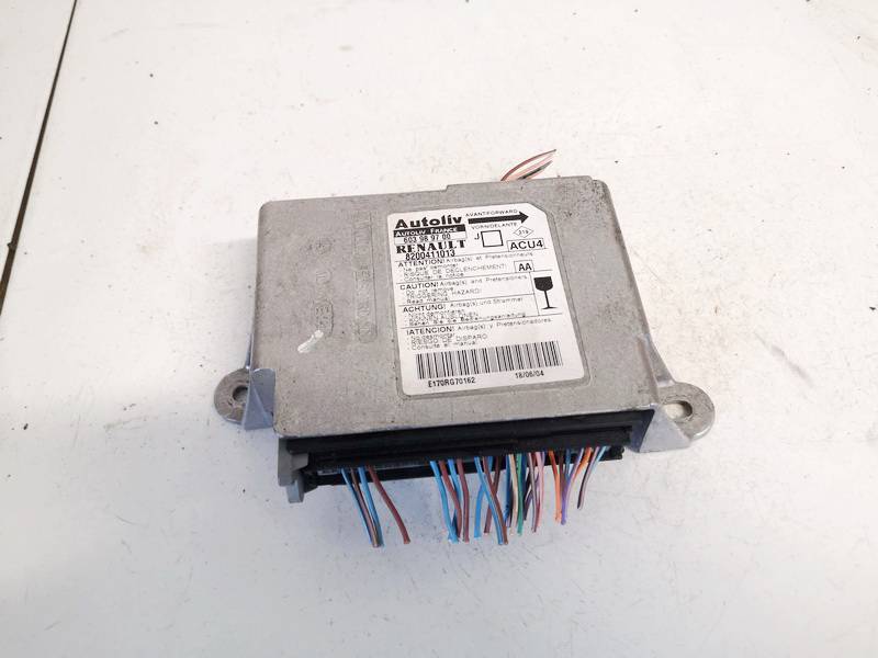 8200411013 Renault Scenic 2004 CALCULATEUR AIRBAG
