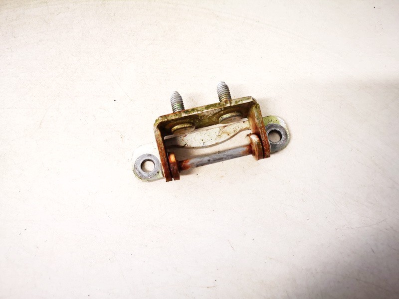 Subaru Forester 1999 Takaluukun sarana - TAKANA VASEMMALLA