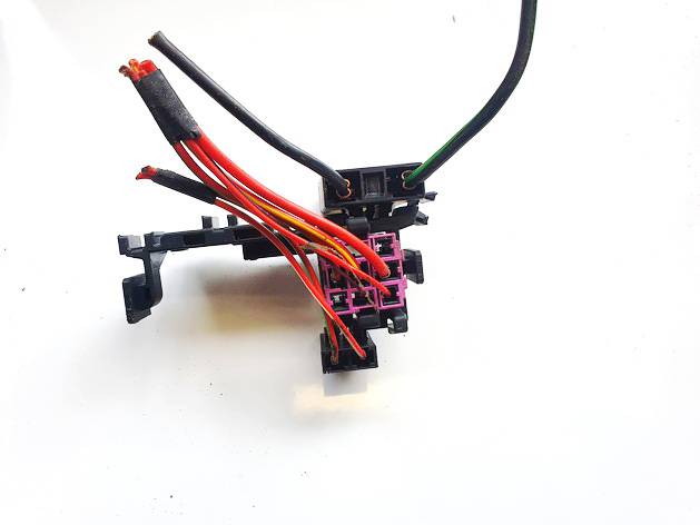 8A0937530 Volkswagen Passat 2005 Skrzynka bezpieczników - Thumbnail 3