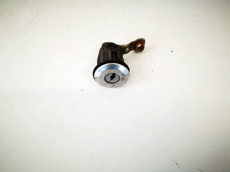 Citroen Berlingo 2005 Zamek drzwi (serduszko)