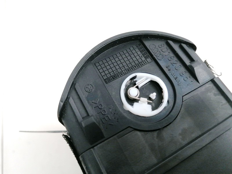 8D1820951 Audi A4 1999 Dash Vent (Air Vent Grille) - Thumbnail 3