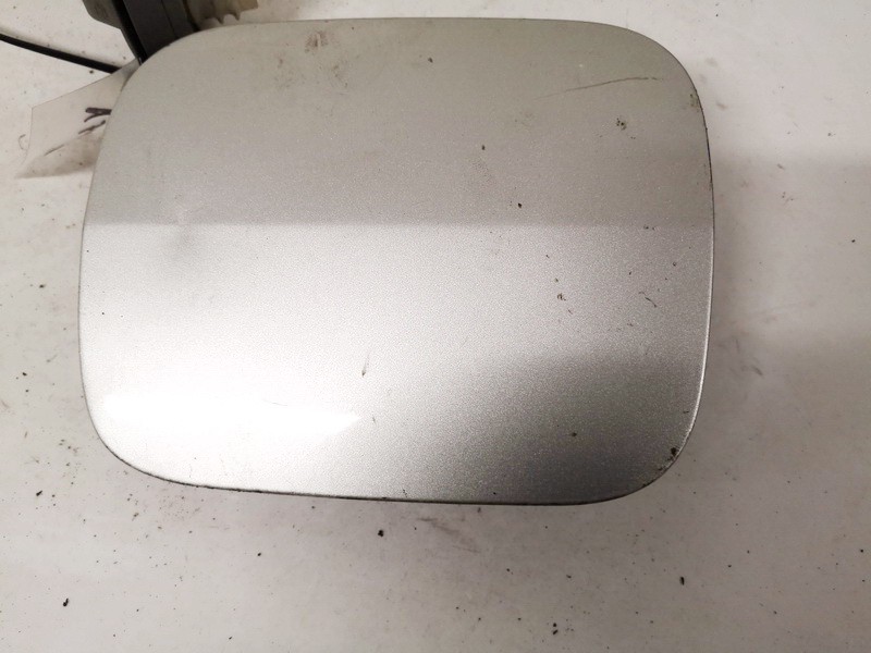 UISED Toyota Avensis 2004 Fuel door Gas cover Tank cap (FUEL FILLER FLAP)
